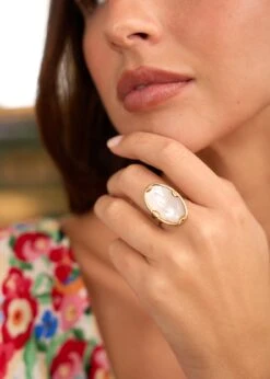 Bague Laure -Motusboutique Soldes Motus Boutique Ete Bague Laure Nacre Dore 3